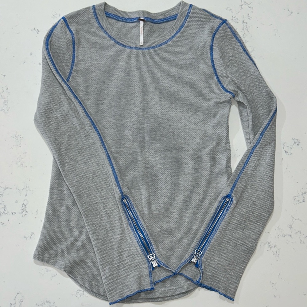 Free People waffle knit LS w zipper detail sleeves